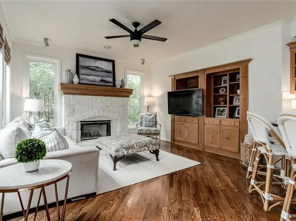 14244 Granada Ct, Leawood, KS 66224