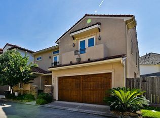 961 Queen Annes Rd, Houston, TX 77024