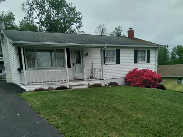 2 Greenwood Ave, Lock Haven, PA 17745