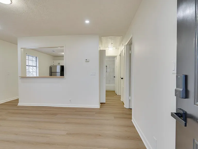 506 Morton Ave — Photo 7