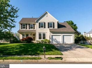 17 Waterford Dr, Lumberton, NJ 08048