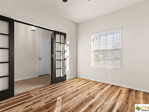 3rd image of 3911 Endicott Dr