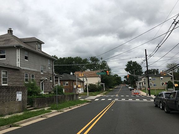 4th image of 213 S 13th Ave