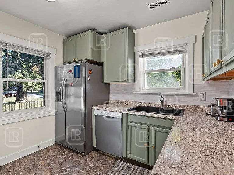 3903 N Jefferson St — Photo 11
