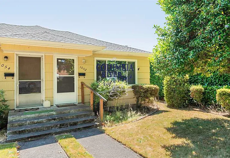 1052 16th Ave — Photo 2