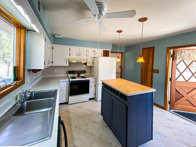 10910 Harford Rd — Photo 2