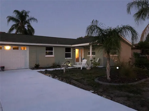 1050 Tamarac Dr, Holiday, FL 34690