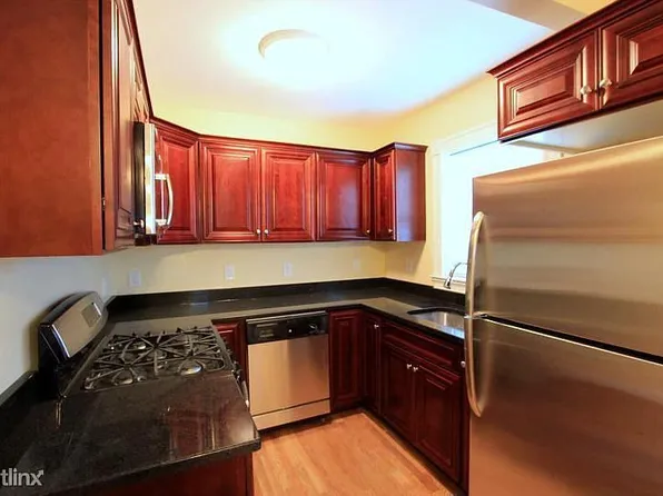 22 White St #4, Cambridge, MA 02140