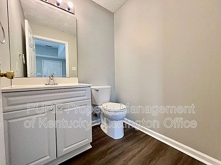 2561 Mackenzie Ln — Photo 6