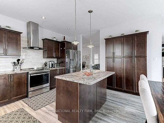 5th image of 113 Whitefish Cres