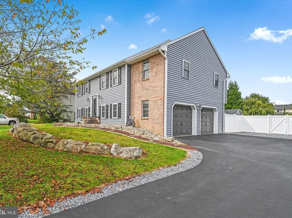 113 Windsock Way, New Holland, PA 17557