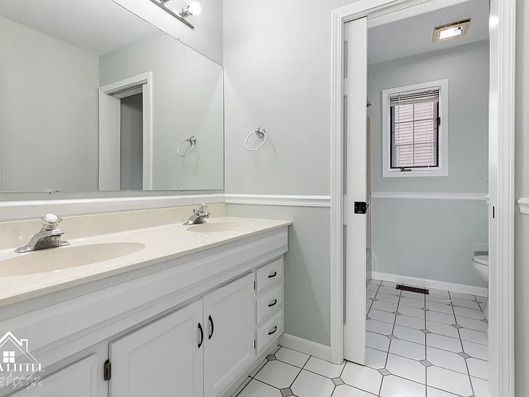 1523 Greenlake Dr — Photo 23