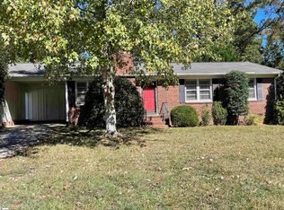 9 Forestdale Dr, Taylors, SC 29687