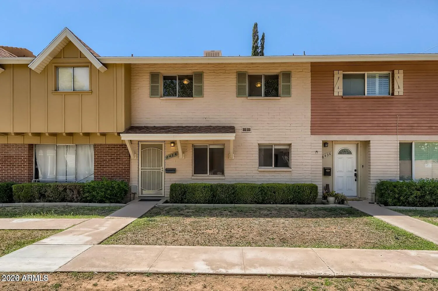 3 bed, 1.5 bath, 1408 sqft, $2,200 — Photo 2