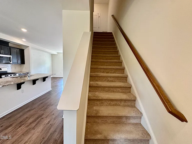 304 Skymont Dr — Photo 15