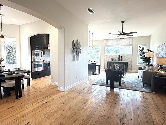 3rd image of 2064 Folle Blanche Dr