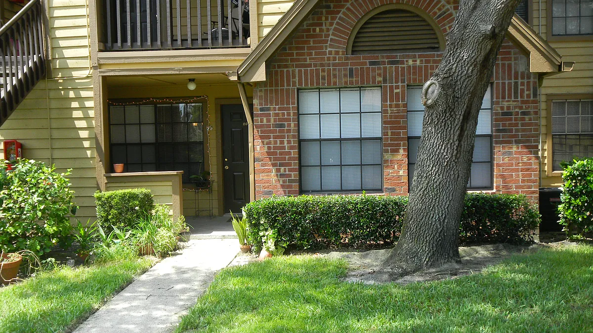 Building Photo - 364 Northpointe Ct #107