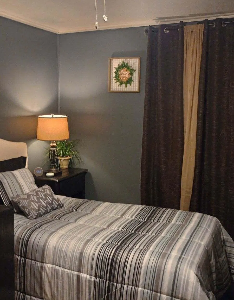 4 bed, 3147 sqft, $1,100 — Photo 2