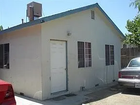417 Columbus St photo 1