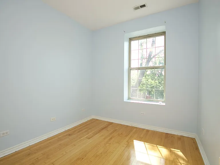 2537 N Kildare Ave #M06R — Photo 12