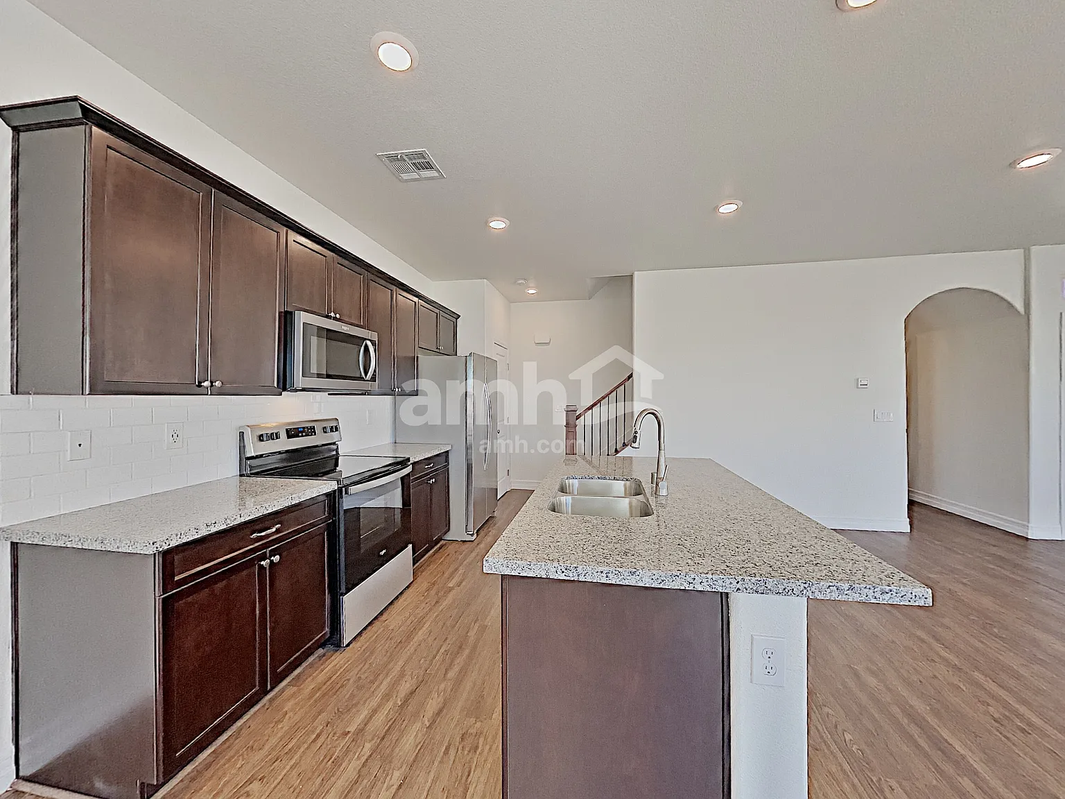 4 bed, 3.0 bath, 2213 sqft, $2,650 — Photo 3