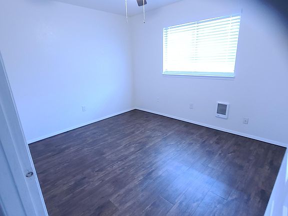 2 nd bedroom