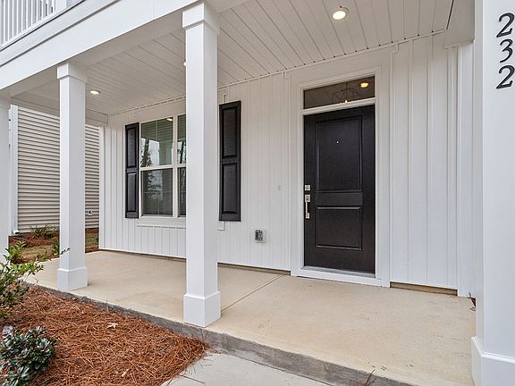 4th image of 232 White Oak Garden Way