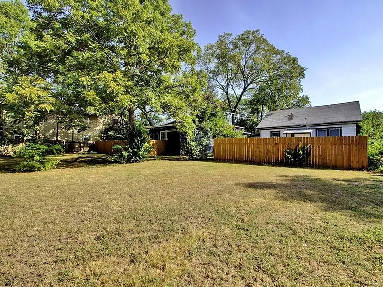 611 Nelray Blvd #A — Photo 48