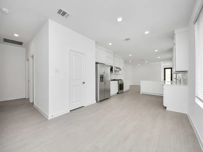 1062 Blue Stone Dr — Photo 33