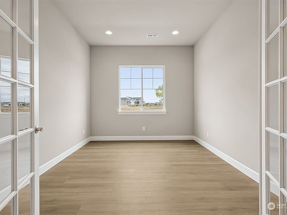 4th image of 20828 156th Street E #119