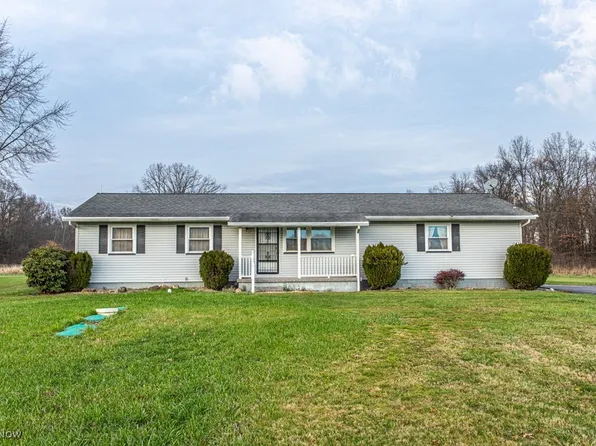 543 Airport Rd NW, Warren, OH 44481