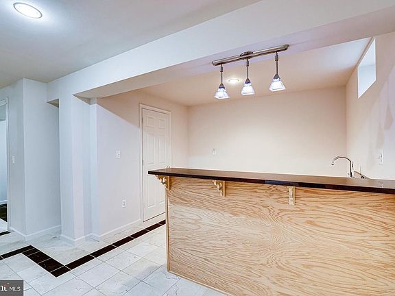 4th image of 2822 Thistleberry Ct