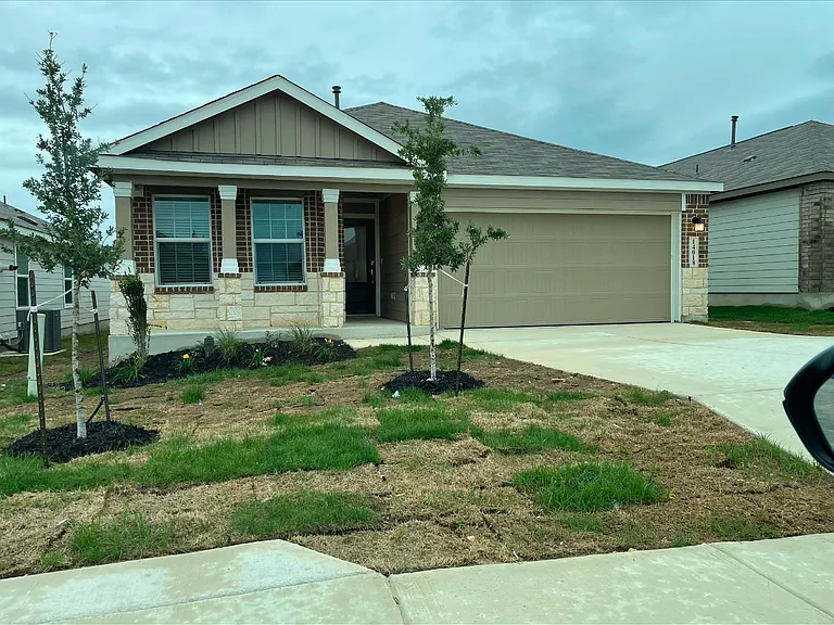 14018 Machete Park — Photo 3