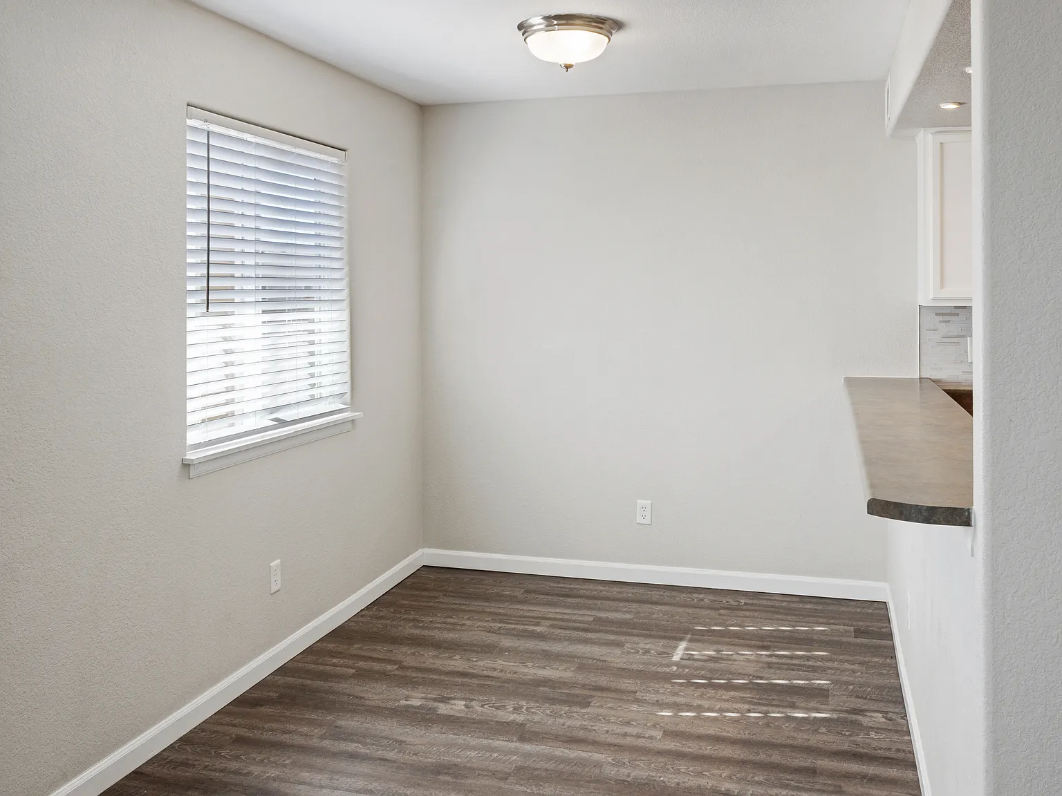 2 bed, 1060 sqft, $1,650 — Photo 3