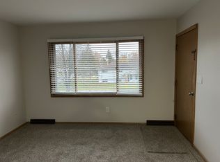 609 Linden Ave APT 3, Hartford, WI 53027