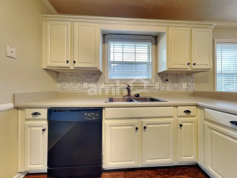 303 Keller Rd — Photo 3