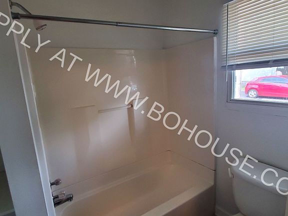 4th image of 3002 McArthur Dr APT 2
