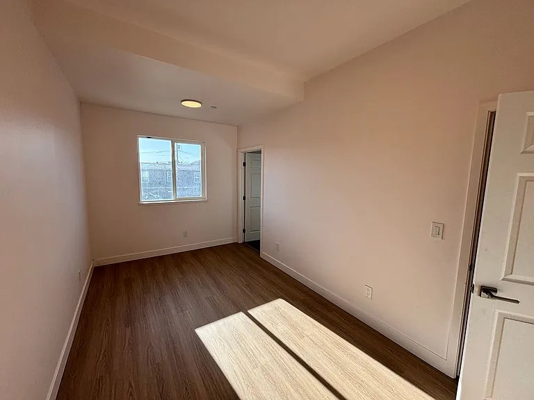 630 Harbour Way — Photo 39