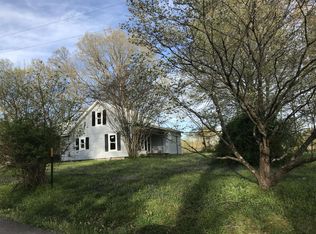 1070 Minor Ln, Bethpage, TN 37022