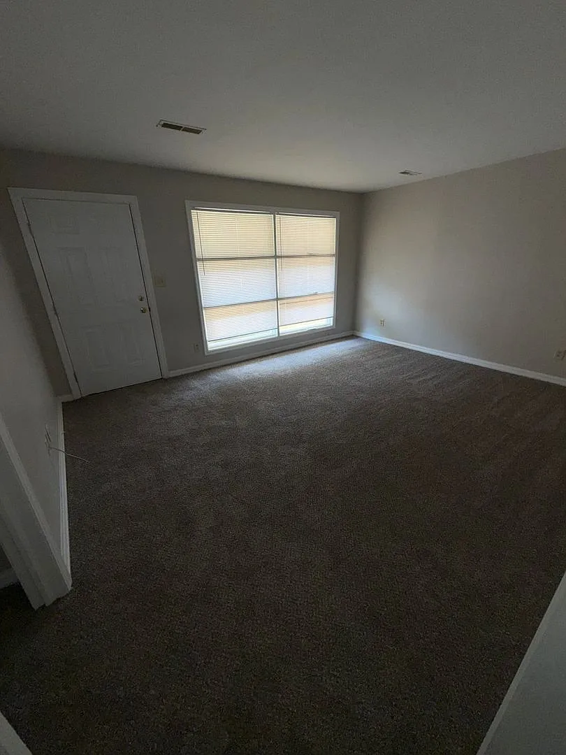 Graham Ave 3-Plex — Photo 3