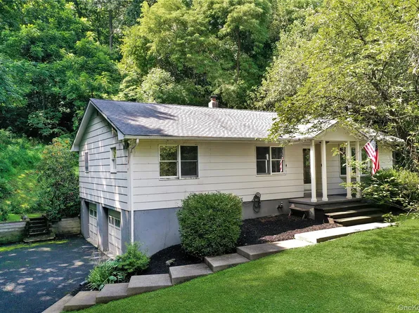 18 Stage Road, Pine Island, NY 10969