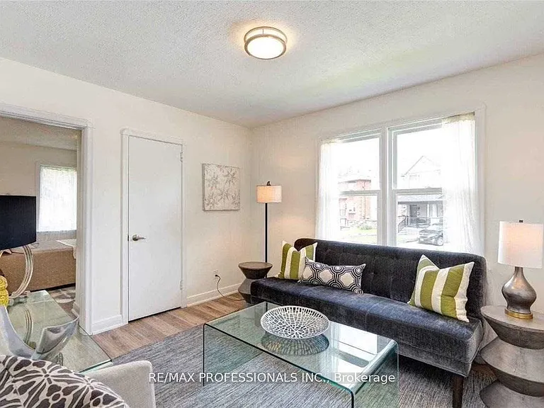 284 Gledhill Ave #4 — Photo 3