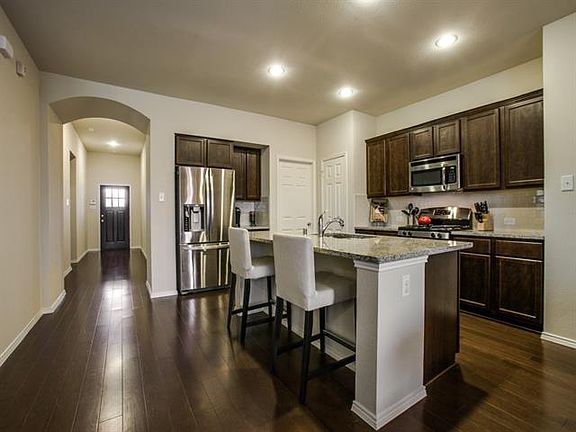 3rd image of 1711 Wildflower Ln