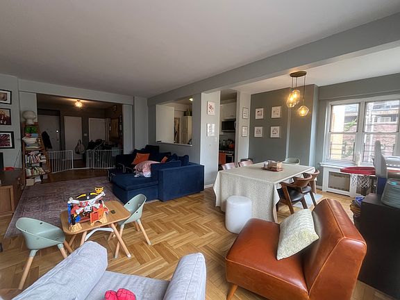 4th image of 110 E End Ave APT 7C