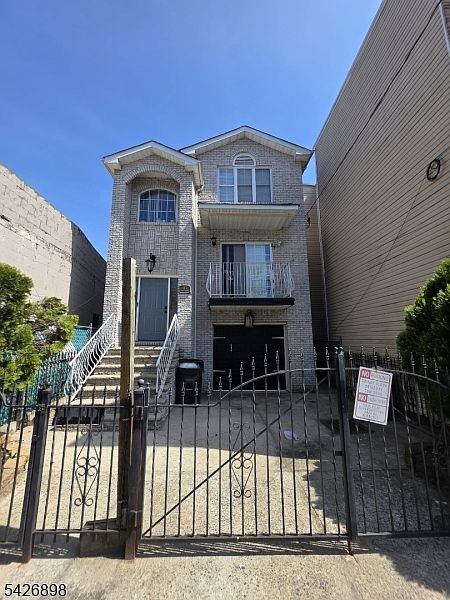 1st image of 135 Highland Ave