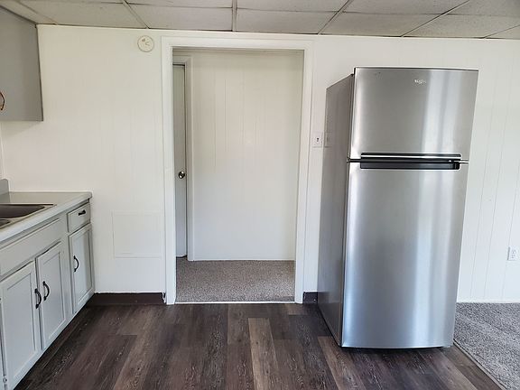4th image of 420-430 E High St #10