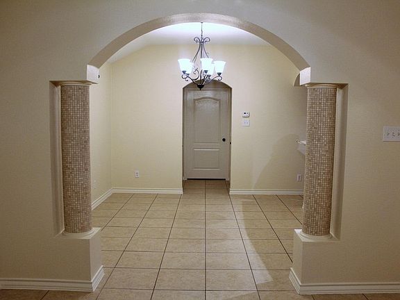 3rd image of 714 Franciscanos Dr