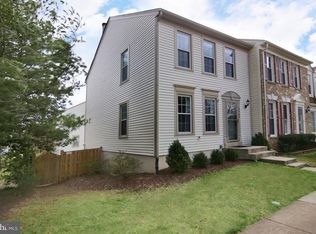 5464 New London Park Dr, Fairfax, VA 22032