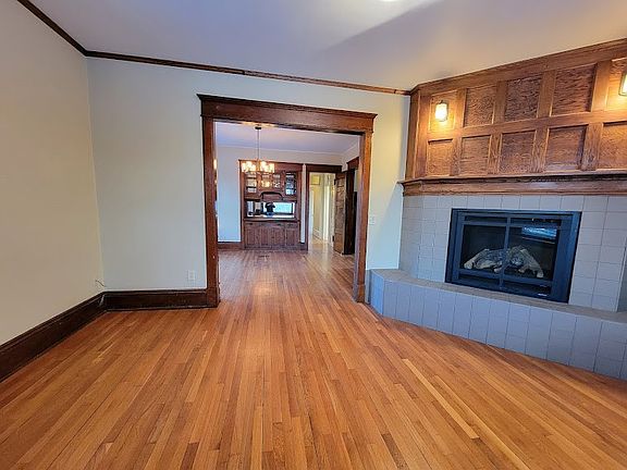 3rd image of 1120 Laurel Ave Unit 2