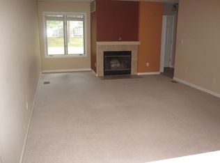 210 W Side Dr, Iowa City, IA 52246